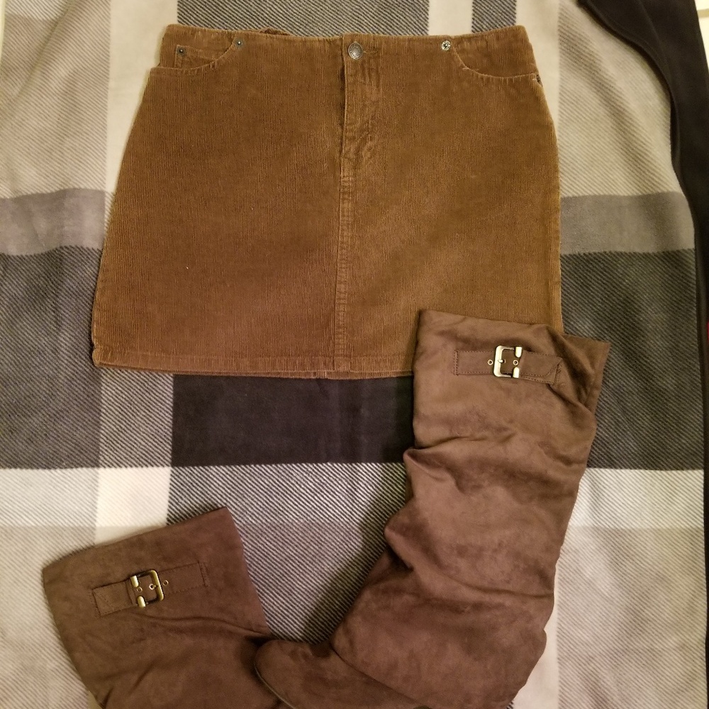 American Eagle 4 brown corduroy midi NEW